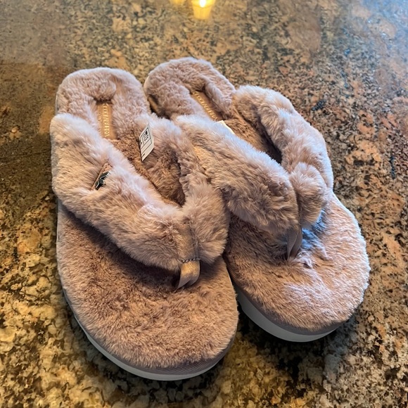 Koolaburra Other - Koolaburra By UGG sandals